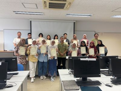 理学部と国際戦略センターの連携で国際サマープログラム「SPMM2025」を実施しました。