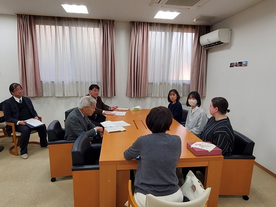 理事長・学長が国際交流会館を視察し、留学生と意見交換を実施