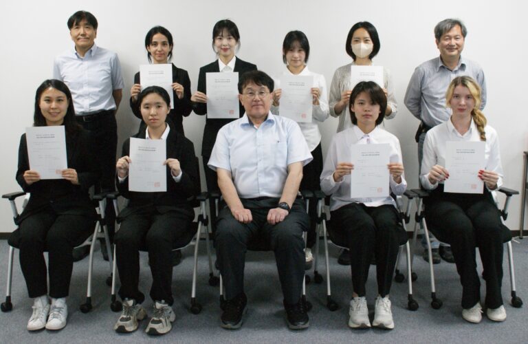 なでしこ基金外国人留学生奨学金 決定通知書授与式を開催しました（2026年6月12日）