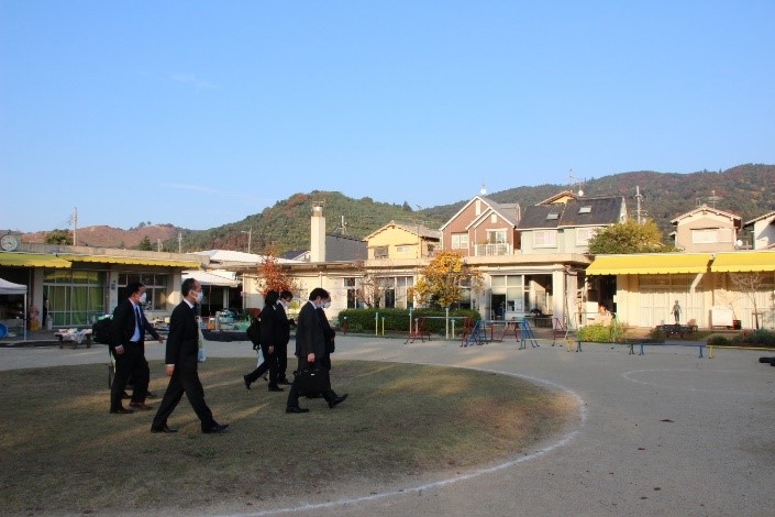 文部科学省文教施設企画・防災部　笠原文教施設企画・防災部長、高等教育局伊藤文部科学戦略官等が奈良国立大学機構（奈良教育大学・奈良女子大学）を視察しました。（11月11日）